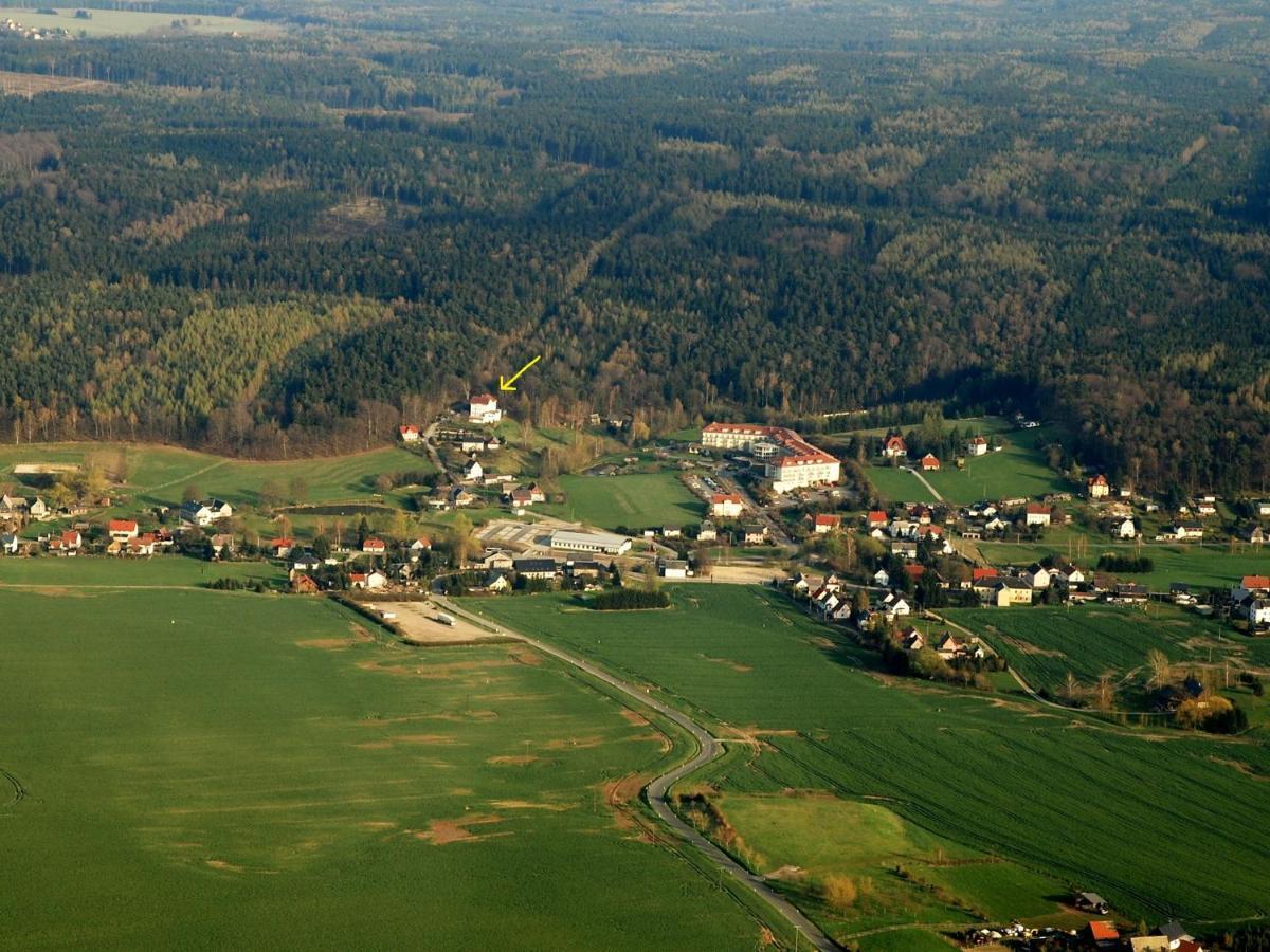 Waldhotel & Restaurant Bergschlosschen Hetzdorf ภายนอก รูปภาพ